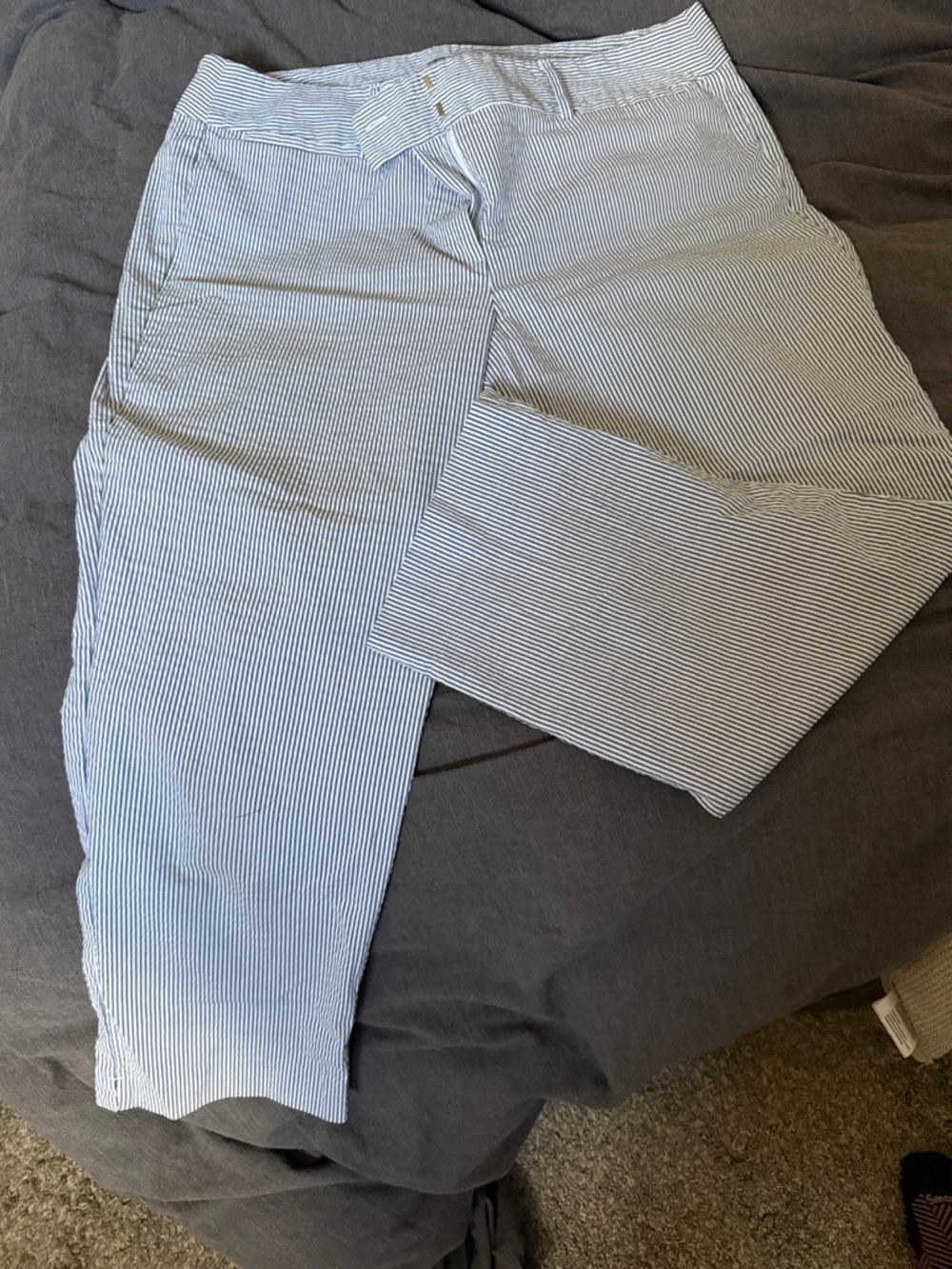 Ann Taylor Factory Blue and White Seersucker  Capris